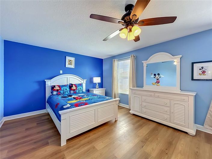 Image No.45-8 Bed Property for sale