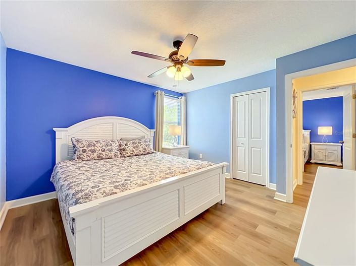 Image No.58-8 Bed Property for sale