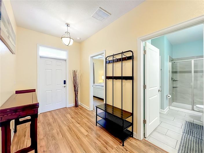Image No.15-8 Bed Property for sale