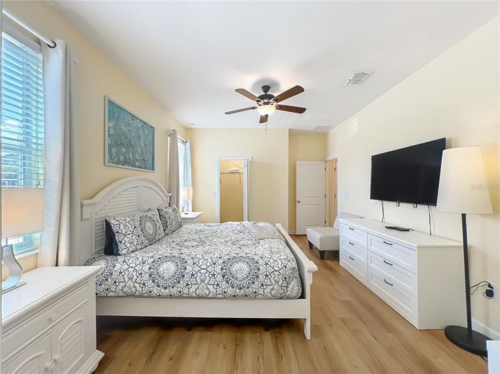 Image No.37-8 Bed Property for sale