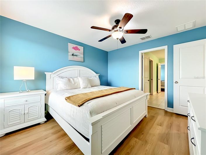Image No.42-8 Bed Property for sale