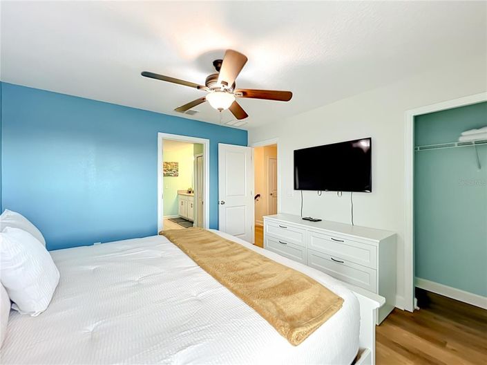 Image No.43-8 Bed Property for sale