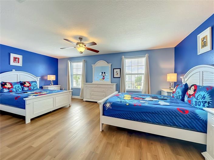 Image No.51-8 Bed Property for sale