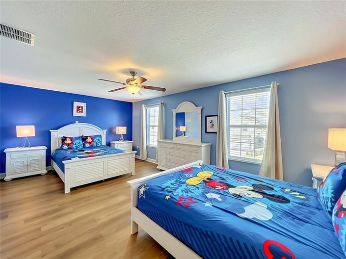 Image No.52-8 Bed Property for sale