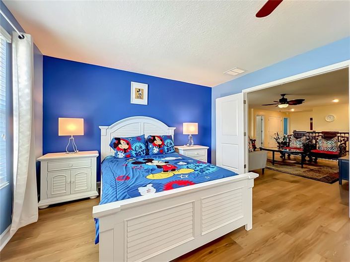 Image No.54-8 Bed Property for sale