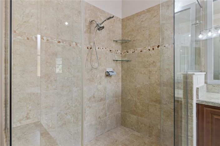 Image No.27-4 Bed Property for sale