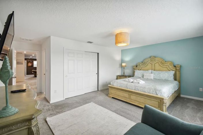 Image No.19-7 Bed Property for sale
