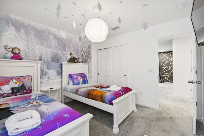 Image No.8-7 Bed Property for sale