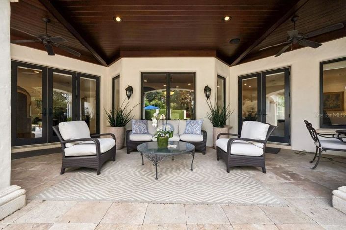 Image No.56-5 Bed Property for sale