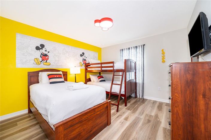 Image No.28-7 Bed Property for sale