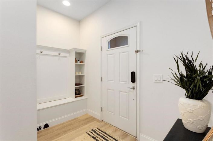 Image No.9-5 Bed Townhouse for sale
