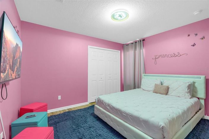 Image No.31-7 Bed Property for sale