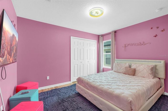 Image No.32-7 Bed Property for sale