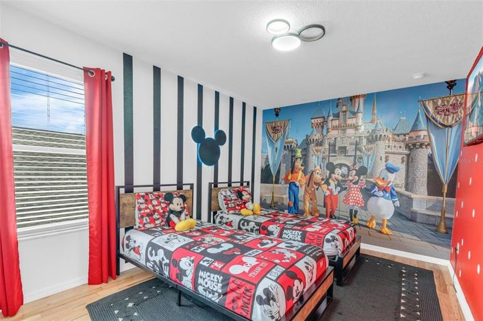 Image No.40-7 Bed Property for sale
