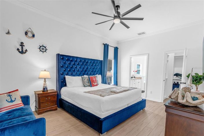Image No.53-7 Bed Property for sale