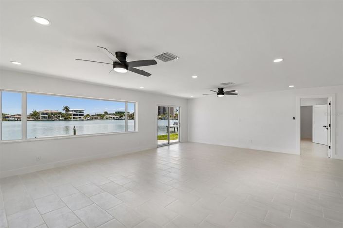Image No.19-3 Bed Property for sale
