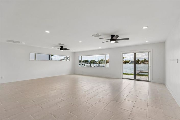 Image No.9-3 Bed Property for sale