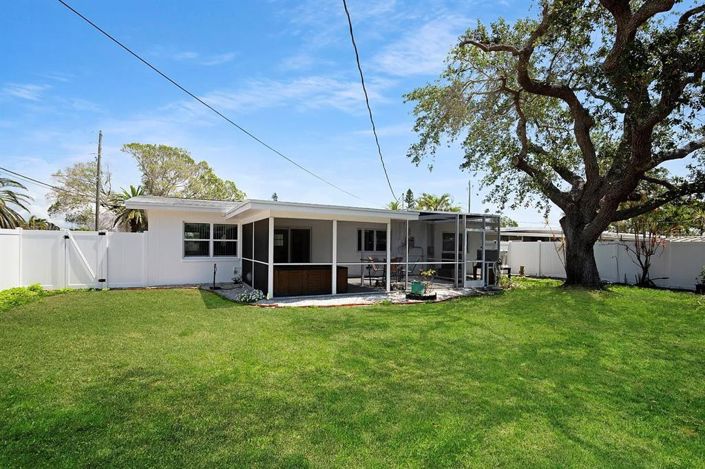 Image No.3-3 Bed Property for sale