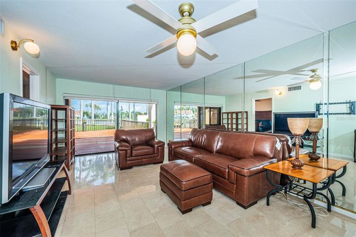Image No.11-2 Bed Property for sale
