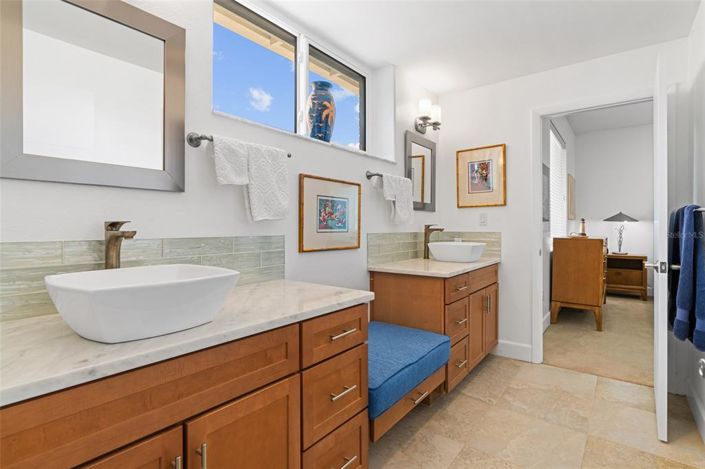 Image No.49-5 Bed Property for sale