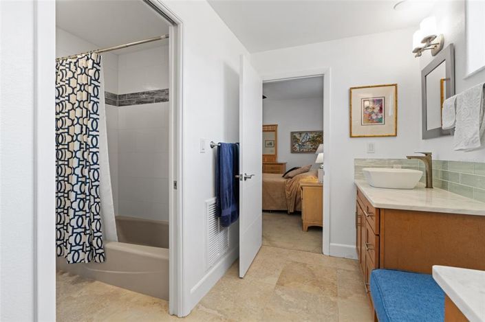 Image No.50-5 Bed Property for sale
