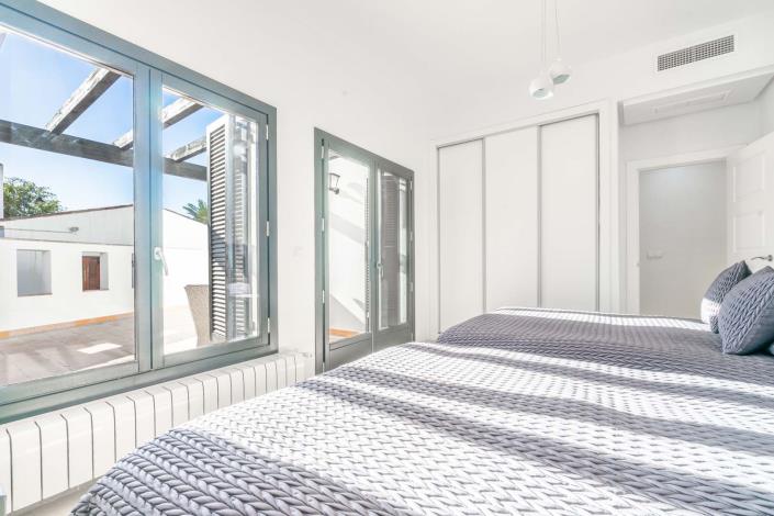 Image No.20-5 Bed Villa / Detached for sale