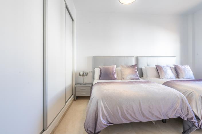 Image No.28-5 Bed Villa / Detached for sale