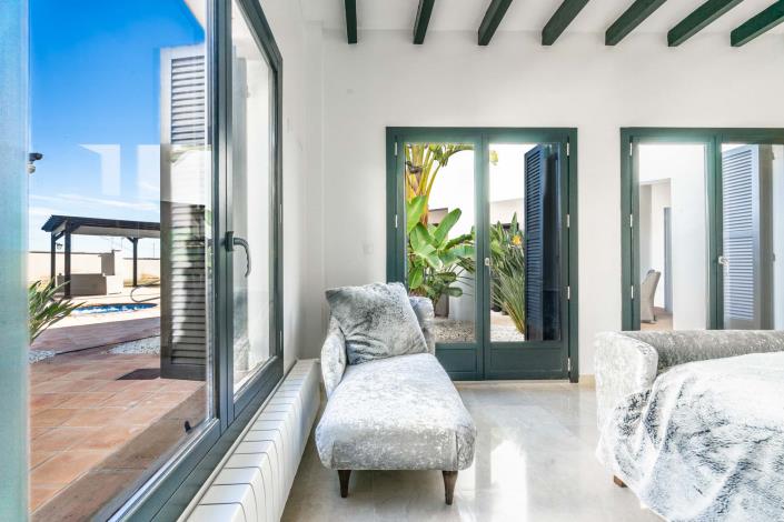 Image No.43-5 Bed Villa / Detached for sale