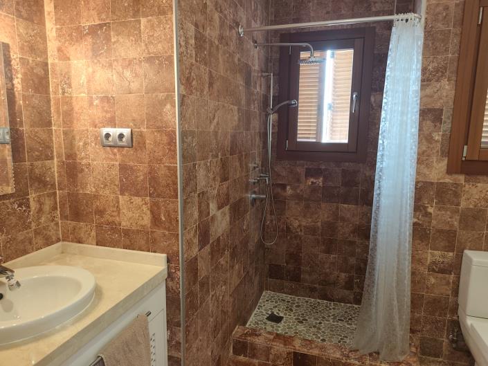 Image No.20-4 Bed Villa / Detached for sale