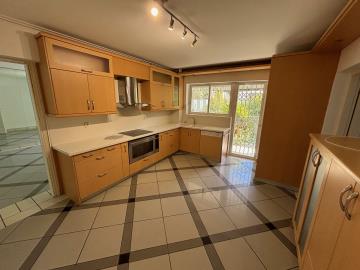 Main-Kitchen-1