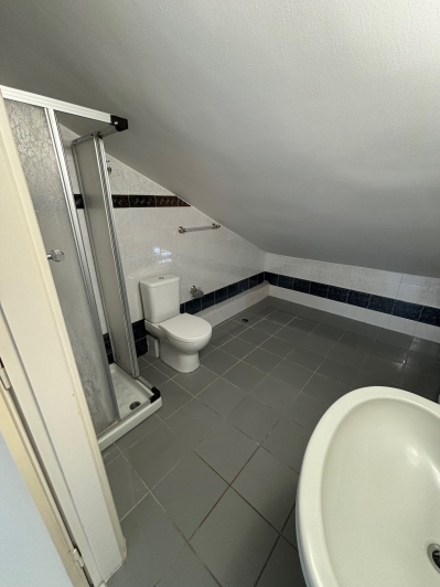 Image No.32-6 Bed House for sale