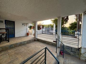Lower-Level-with-Parking-Pad