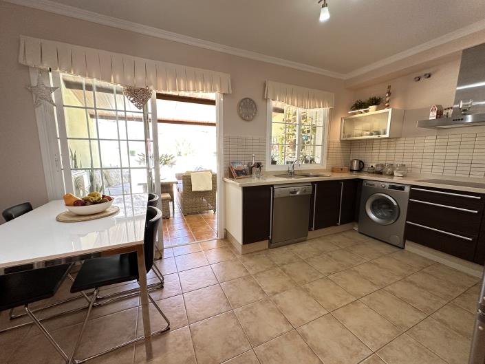 Image No.8-4 Bed Townhouse for sale