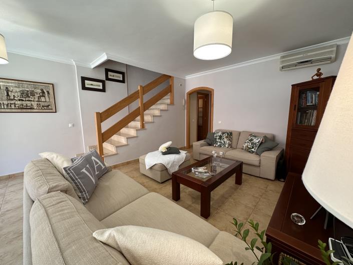 Image No.3-4 Bed Townhouse for sale