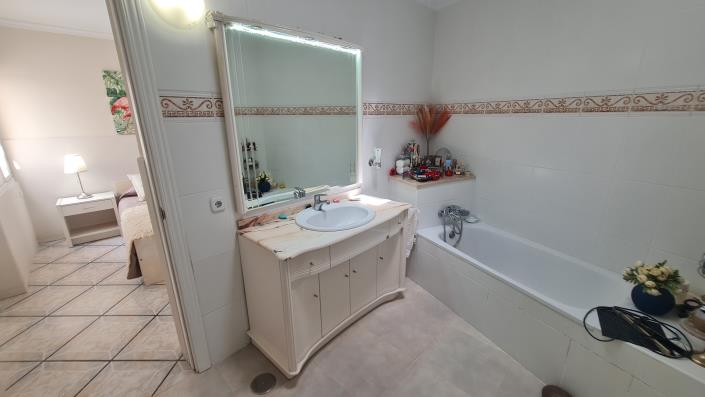 Image No.47-3 Bed Bungalow for sale