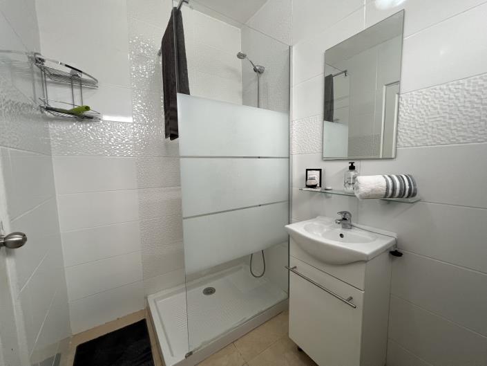 Image No.25-1 Bed Apartment for sale