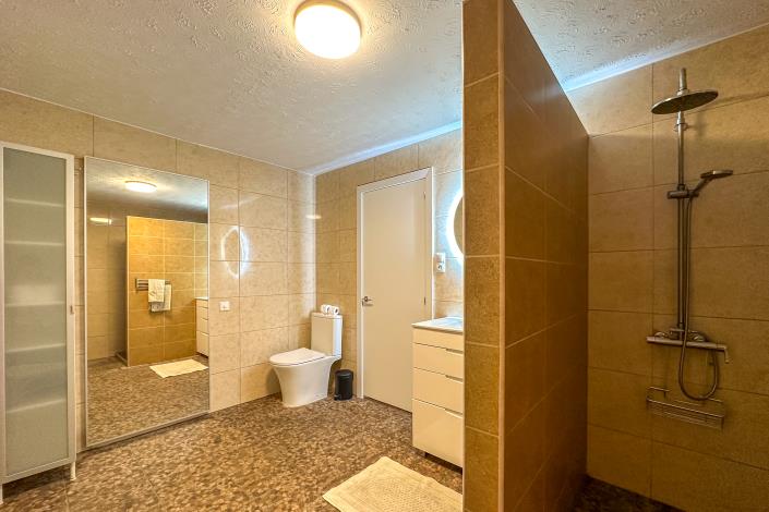 Image No.25-4 Bed Villa / Detached for sale