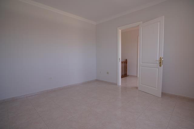 Image No.20-3 Bed Villa / Detached for sale