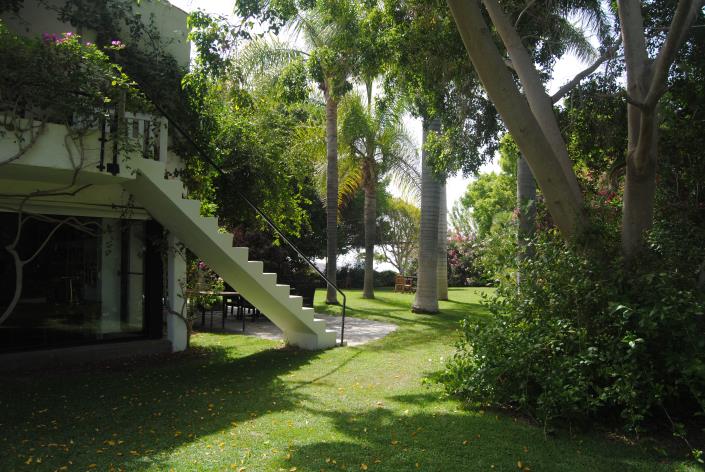 Image No.5-8 Bed Vineyard for sale