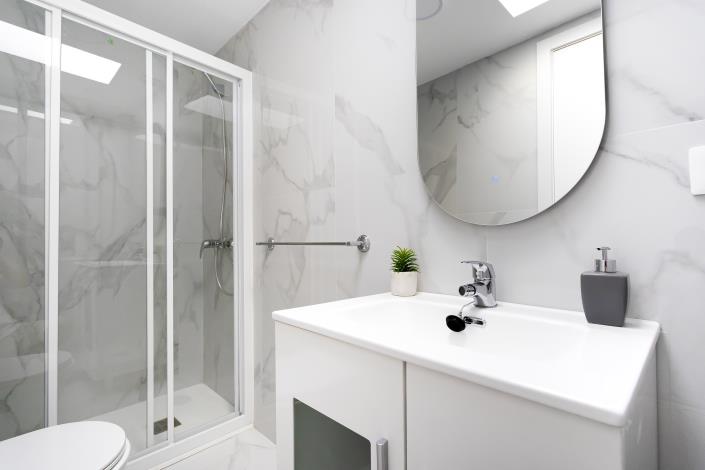 Image No.29-4 Bed Chalet for sale