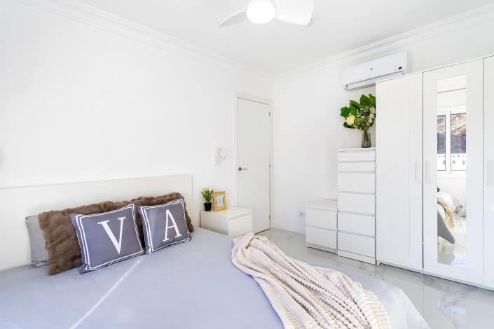 Image No.28-4 Bed Chalet for sale