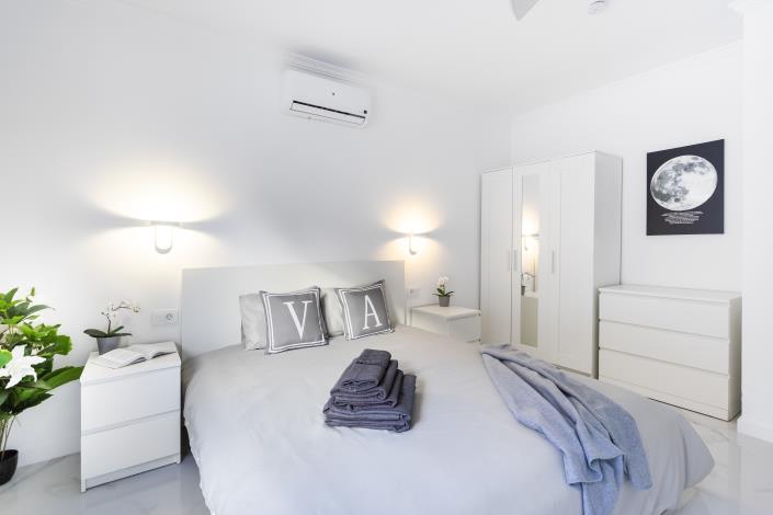 Image No.20-4 Bed Chalet for sale