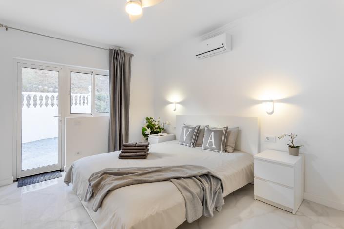 Image No.18-4 Bed Chalet for sale