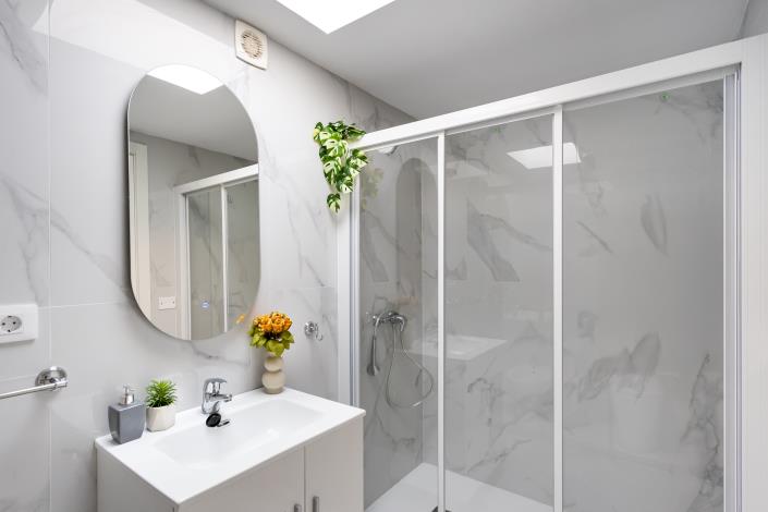 Image No.16-4 Bed Chalet for sale