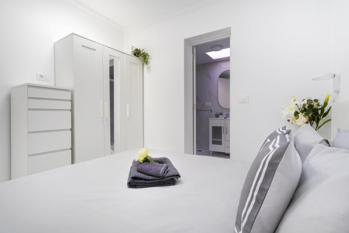 Image No.14-4 Bed Chalet for sale