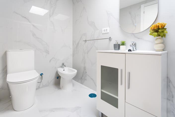 Image No.17-4 Bed Chalet for sale