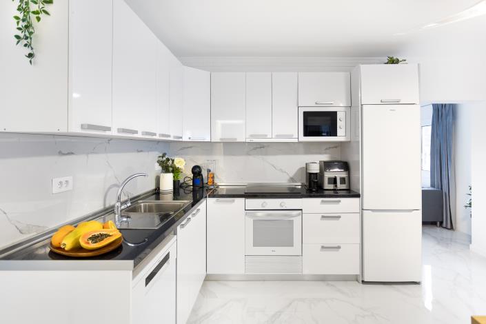 Image No.12-4 Bed Chalet for sale