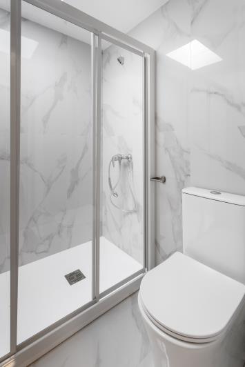 Image No.25-4 Bed Chalet for sale