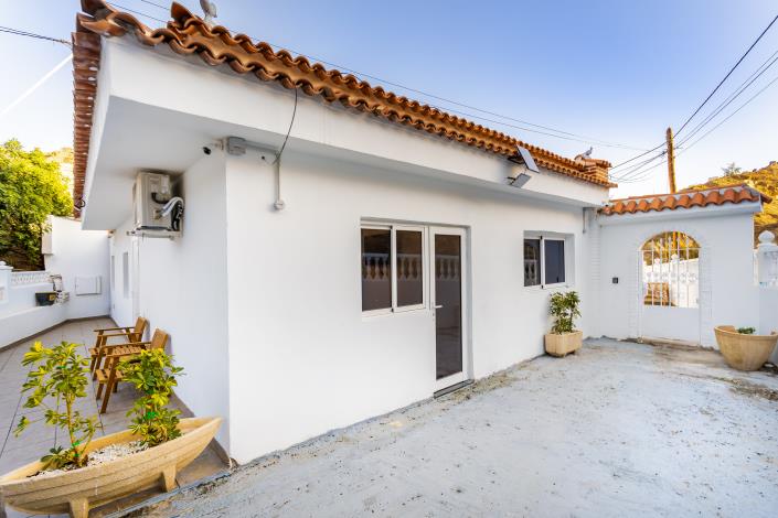 Image No.31-4 Bed Chalet for sale