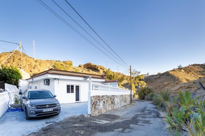 Image No.32-4 Bed Chalet for sale